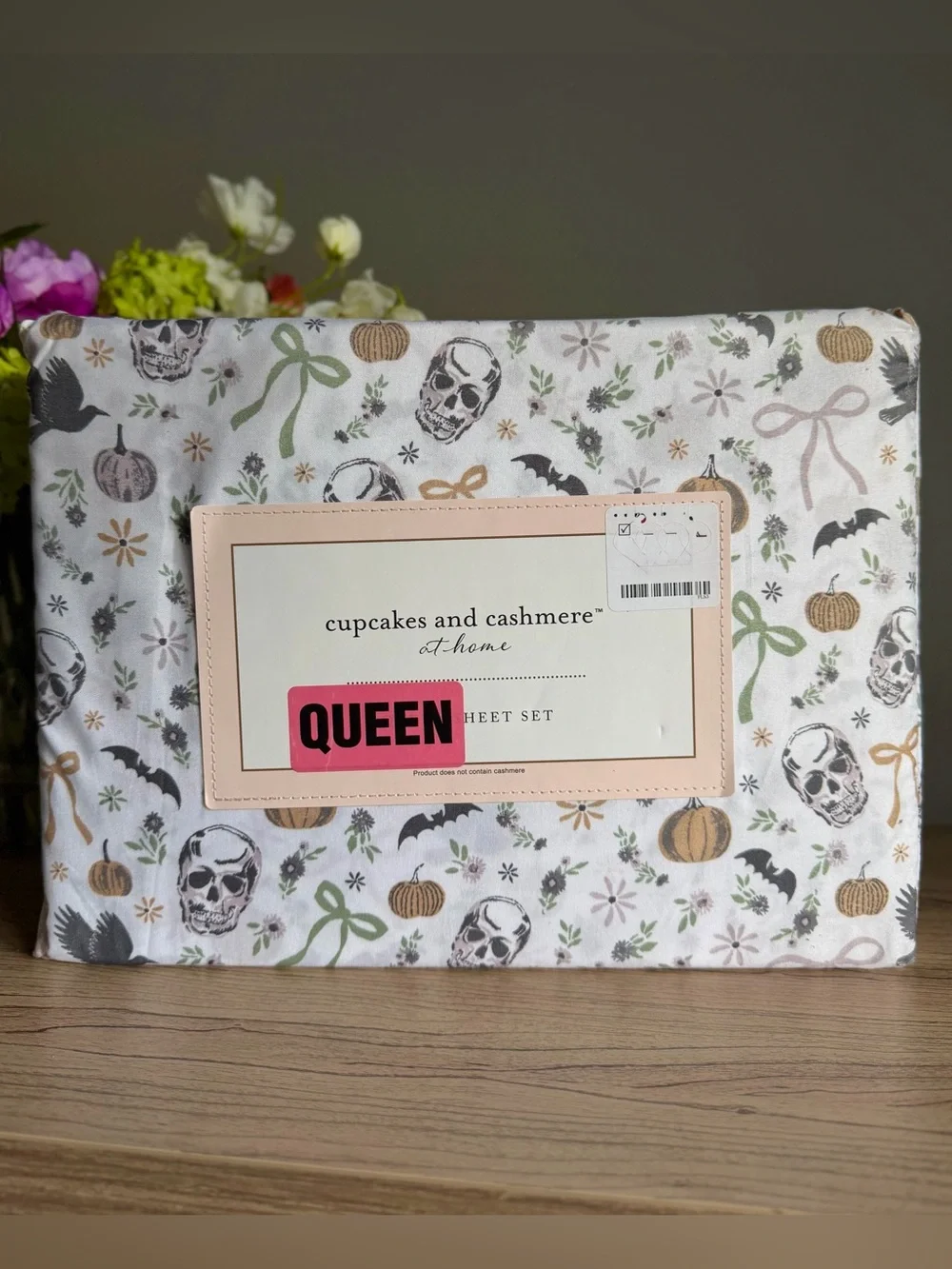 CUPCAKES & CASHMERE Pumpkin skull bow bat Halloween coquette chic Sheet Set